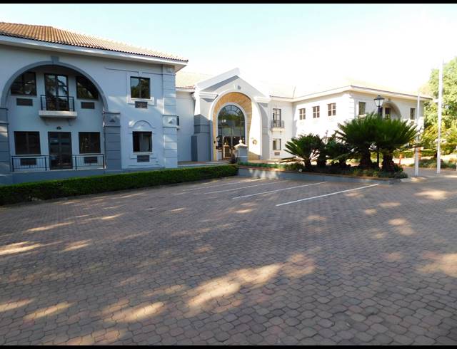 542M² OFFICE TO LET IN HYDE PARK